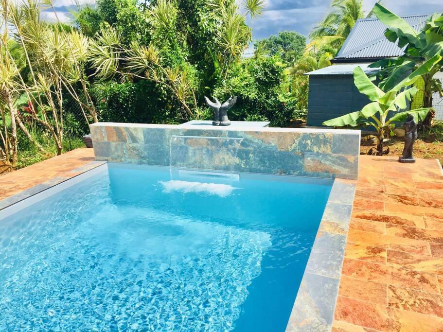 Chez Kelly Et Nicolas, Le Paradis De Sofaia サント・ローズ エクステリア 写真